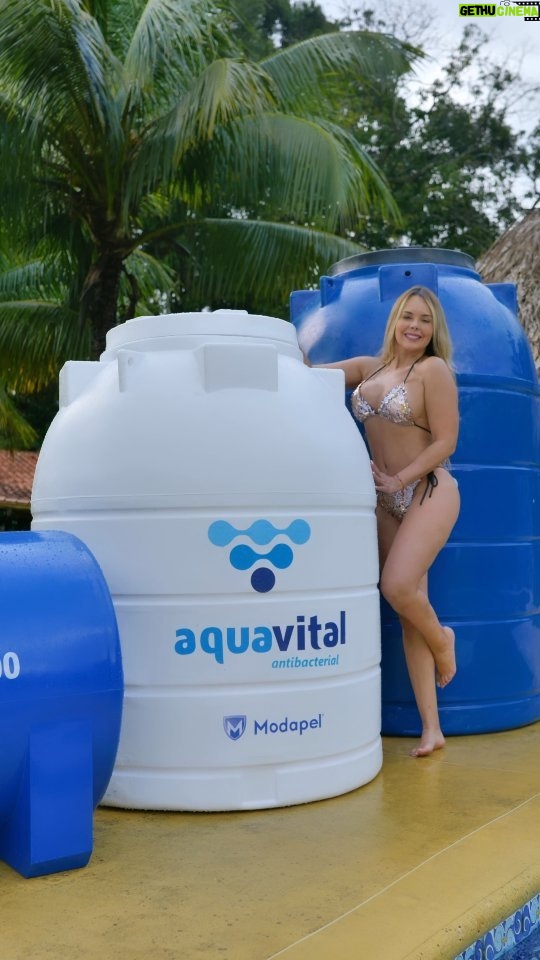 Roxana Díaz - 11.2K Likes - Que en este carnaval te diviertas tanto como @soyroxanadiaz disfruta de la calidad de nuestros tanques.
Recuerda que con Resinca Tanker es fácil ser feliz.