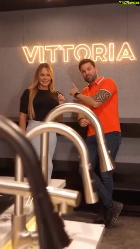 Roxana Díaz Instagram - Estamos fascinados con los productos @vittoriavenezuela griferías en varios colores y a prueba de rayas... piezas sanitarias y el súper producto estrella de Vittoria "La Piedra Sintetizada" hermosa, súper resistente y a muy buen precio ✅ . Los invito a su show room y comprueben lo que les digo... . No se pierdan el próximo reel de @vittoriavenezuela donde haremos las 3 pruebas de fuego para demostrar la calidad de su piedra sintetizada 🧐🧐🧐🧐🧐🧐 @vittoriavenezuela . . Vídeo y fotografía 🎥 de @kaikuseproducciones . #griferias #piedrasinterizada #piezassanitarias #calidad #buenosprecios