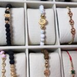 Roxana Díaz Instagram - Para el día de los enamorados enamórate con @richardperlt Sus accesorios son exclusivos y con garantía ilimitada.... Los hilos que usa para algunas de sus prendas son traídos de Japón y no se deshilachan ni pierden el color... además utiliza oro 18 k y sus diseños son hermosos, tanto para ellas o ellos❤️❤️❤️❤️❤️ . Aquí te dejo detalles que enamoran..... . @richardperlt . #accesorios #love #diadelosenamorados #garantia #calidad #belleza
