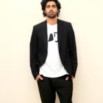 Rrahul Sudhir Instagram - Can I get your hand to write on… Just a piece of leg to bite on… Do it up, it's on with Stella… What a way to finally smell her… #rrahulsudhir #blastfromthepast #throwback #rhcp #zephyr PS - Posted a picture just because I wanted to write that caption… Mumbai, Maharashtra