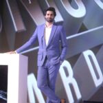 Rrahul Sudhir Instagram - Iconic Click 💙 @rrahulsudhir #iconicgoldawards2023 #IconicGoldAwards #actor #rrahulsudhir