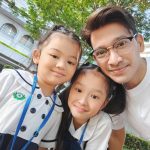 Ruben Onsu Instagram - Tebak kt lg dmana ?? Ya betul di sekolah 😄🥰 @thaliaputrionsu @thaniaputrionsu . #rubenonsu #bensu #realbensu #justruben #jalani_nikmati_syukuri #janganlupabahagia #senyuminaja #rezekigakketuker