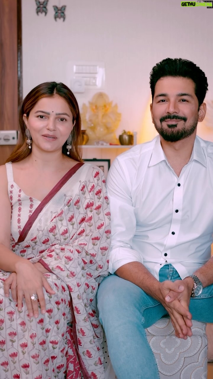 Rubina Dilaik Instagram - Har rishte ki buniyaad hota hai ‘sammaan’ aur yahi seekh de rahi hai Mangal apni behen Lakshmi ko. Par kya woh Lakshmi ke liye dhuund payegi ek aisa pati jo karega uska pura sammaan? Aap bhi dekhiye #MangalLakshmi har raat 9 baje only on @colorstv ✨ #MangalLakshmi #ChutkiBharSammaan