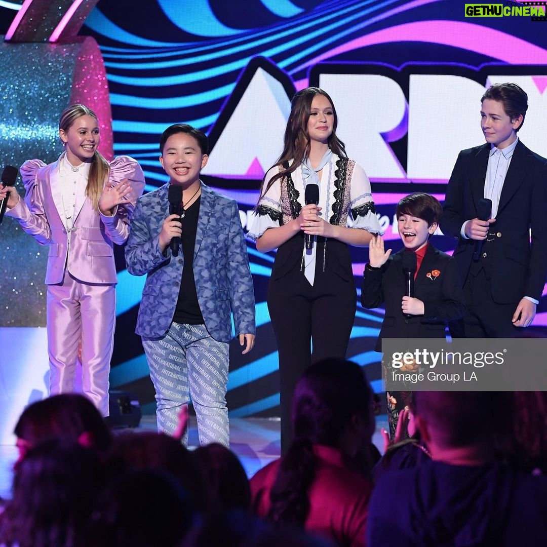 Ruby Rose Turner Instagram - thank you @mrenriquemelendez so much for the endless work you put in to every lewk for me (@henri_lemuse for designing this amazing suit) and @auntfunkyscloset for all your hard work and making it ruby sized🤣🙌❤️#ARDYS @radiodisney