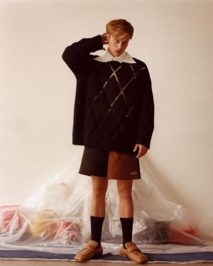 Rudy Pankow Instagram - @oddamagazine said… let it rip! So these creative minds did just that…
_____________________________

Photographer @julien__sage 
Fashion Editor @mal.co.lm 
In conversation with @sswango 
Grooming @miki_ishikura 
Hair Stylist @mark.alan.hair 
Set designer @rustygmbh 
Photographer Assistant @finnodriscoll Fashion Assistant @lucasgrondn 
Digital Coordinator @_robertaconsole_