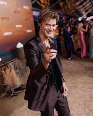 Rudy Pankow Instagram - SHOW TIME, @obx 3 Premier was a bop! Shout out to all who showed some mad support and love. Here’s some thank you’s, @dolcegabbana @davidyurman @mrmontyjackson @shawnesssss