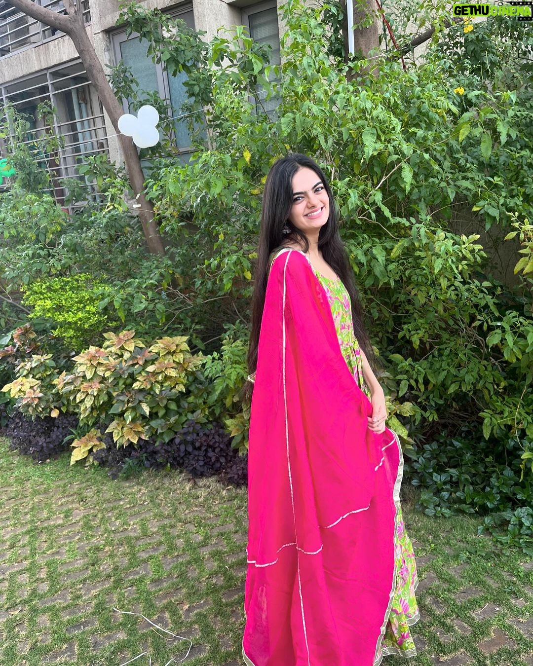 Ruhanika Dhawan Instagram - Happy Republic Day! May the vibrant threads of our diverse cultures weave a tapestry of unity stronger than ever. Jai Hind 🇮🇳
