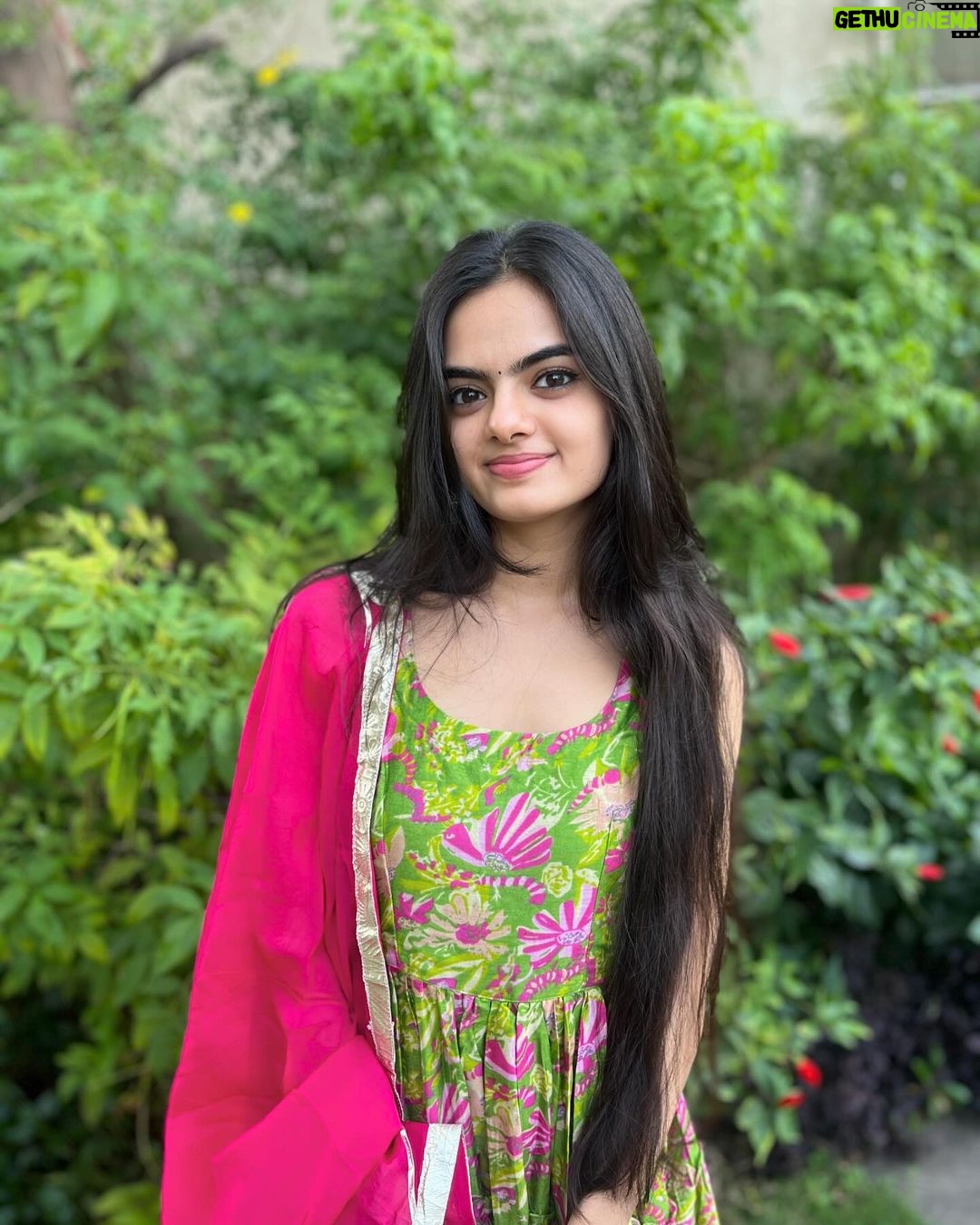 Ruhanika Dhawan Instagram - Happy Republic Day! May the vibrant threads of our diverse cultures weave a tapestry of unity stronger than ever. Jai Hind 🇮🇳
