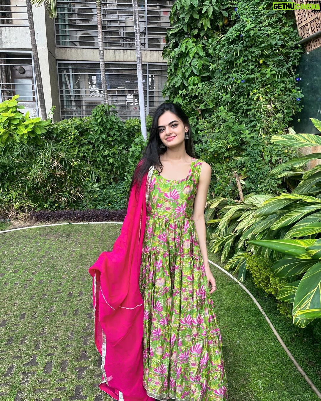 Ruhanika Dhawan Instagram - Happy Republic Day! May the vibrant threads of our diverse cultures weave a tapestry of unity stronger than ever. Jai Hind 🇮🇳