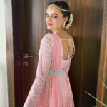 Ruhanika Dhawan Instagram - Spirit is a child, the tune of dancing feet its lullaby. Audience of angels descend in the ambiance reciting praises in your glory, when you wear your dance shoes, when you arrive at the stage and with every step you take beneath your feet heaven moves. That is the power of dance. #myfirstkathakperformance #kathakshow #fyp Hair and makeup @darshibaid Costume designed and styled @mansha_dhawan Jewellery borrowed from my friend Anaisha ❤️ Mayor's Hall, Andheri West