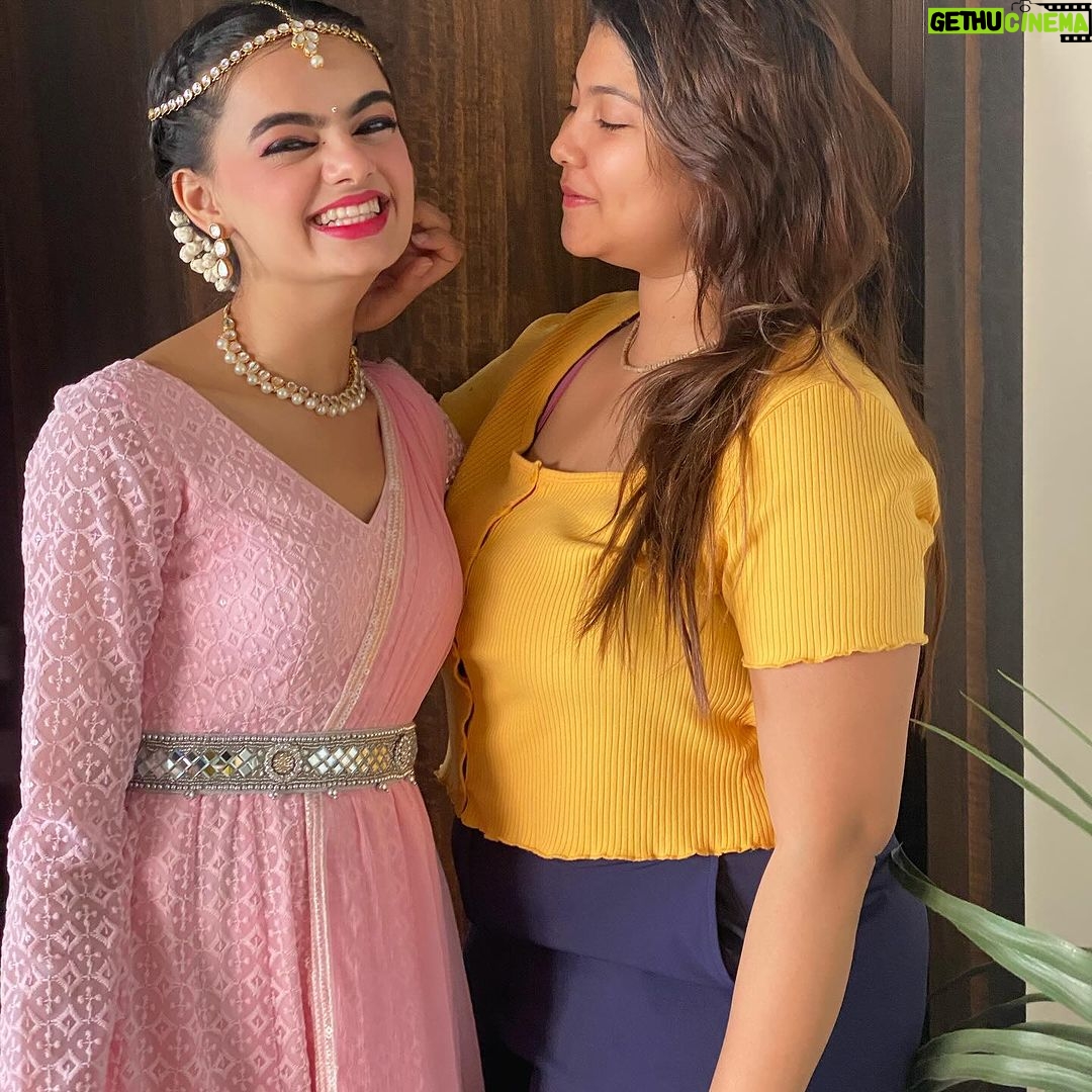 Ruhanika Dhawan Instagram - Spirit is a child, the tune of dancing feet its lullaby. Audience of angels descend in the ambiance reciting praises in your glory, when you wear your dance shoes, when you arrive at the stage and with every step you take beneath your feet heaven moves. That is the power of dance. #myfirstkathakperformance #kathakshow #fyp Hair and makeup @darshibaid Costume designed and styled @mansha_dhawan Jewellery borrowed from my friend Anaisha ❤️ Mayor's Hall, Andheri West