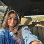 Ruhanika Dhawan Instagram - did a mini photo shoot en route :p #ruhaanikadhawan