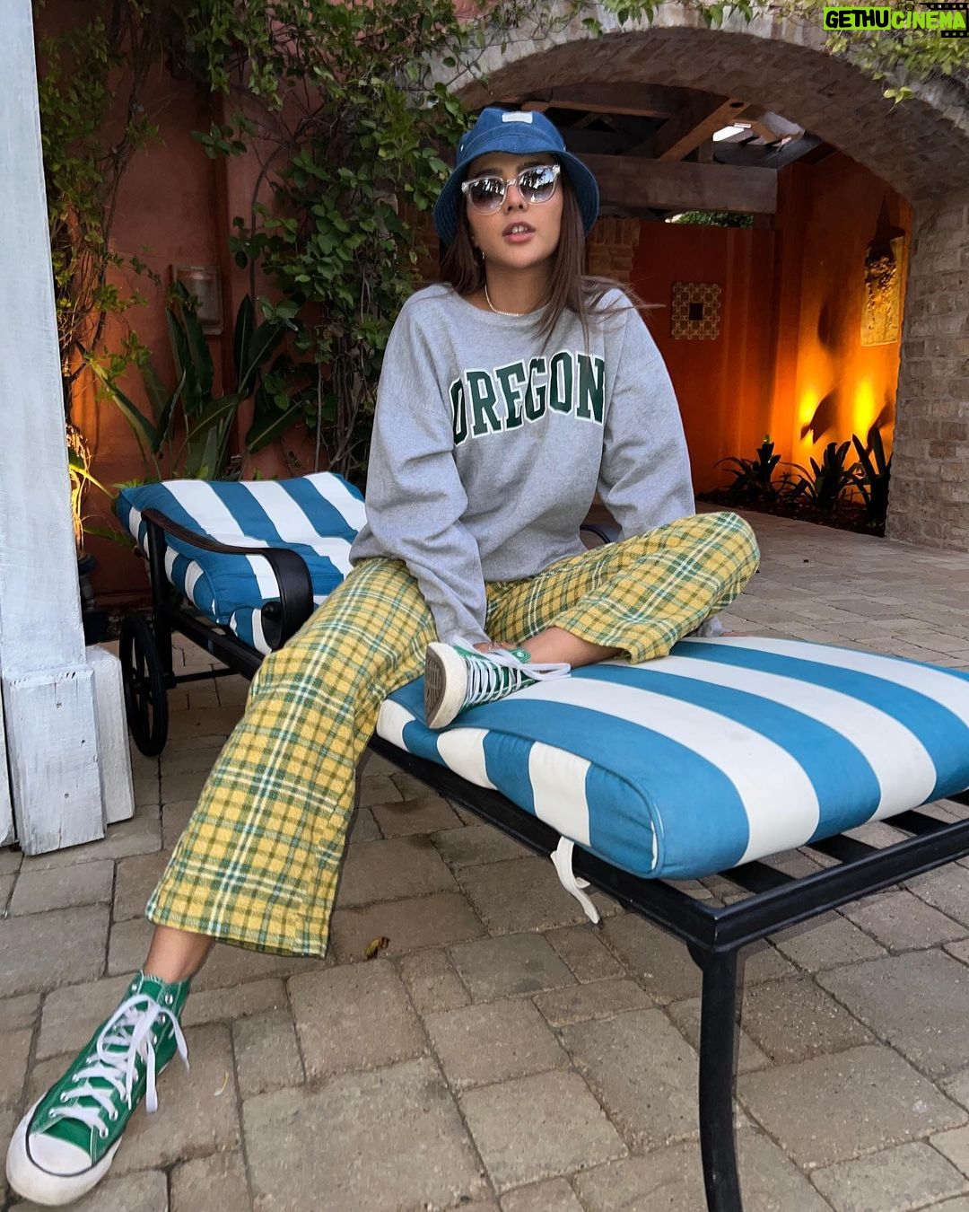 Ruhi Singh Instagram - Pyjamas and hot chocolate weather. (And bucket hat)