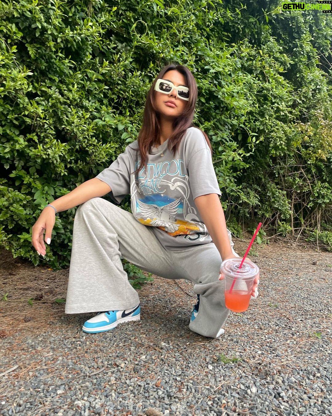 Ruhi Singh Instagram - It pretty much is a walk in the park if you’re hydrated and not entertaining bullshit #mood Los Angeles, California