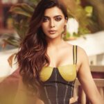 Ruhi Singh Instagram - It’s all about confidence love. Don’t spend your energy doubting yourself, just keep on going with your head held high, look them in the eye and say you deserve it! Photo @shotbynuno Hmua @mitavaswani @shalinisharmamakeupandhair Outfit: @_otherlabel Jewellery @rejuvenatejewels Styling @styledbymusk