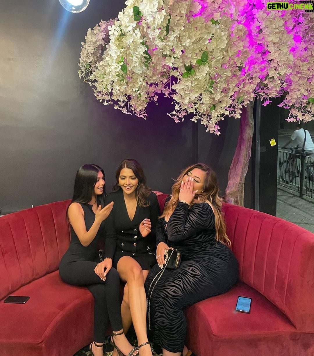 Ruhi Singh Instagram - London photo dump part 1 London, UK