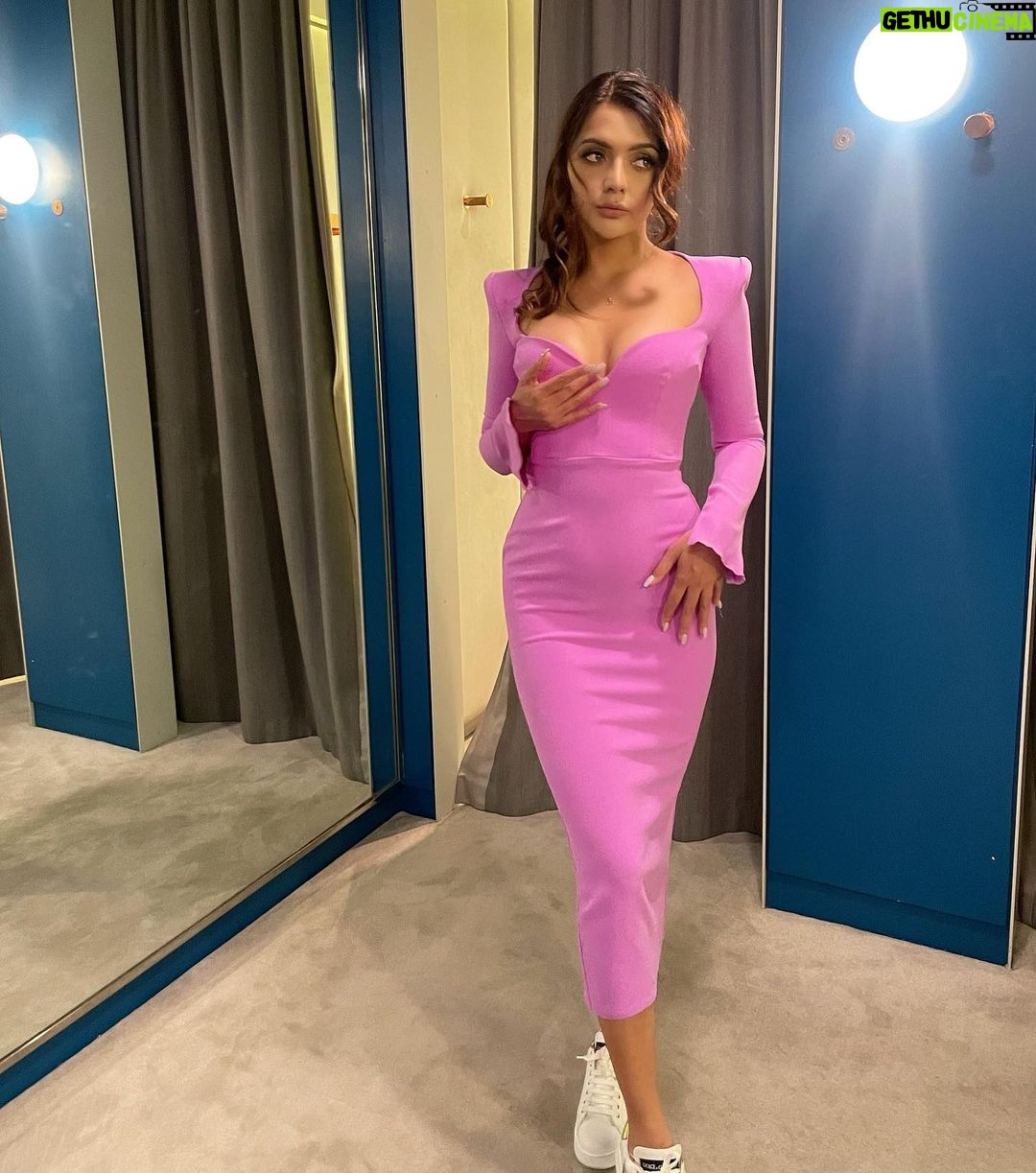 Ruhi Singh Instagram - London photo dump part 1 London, UK