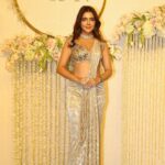 Ruhi Singh Instagram - What a beautiful star studded wedding reception 😍 wishing the newly weds lots of love! And had the greatest time at the club with my girls post that ❤️ For the wedding look - Photo @tejas.kudtarkar Styled by @anokha_ann Outfit @kaaishabyshalini Jewellery @koharbykanika Heels @louboutinworld Watch @rolex Pr coordination @papillonpublicrations Hmua @muadivyashetty