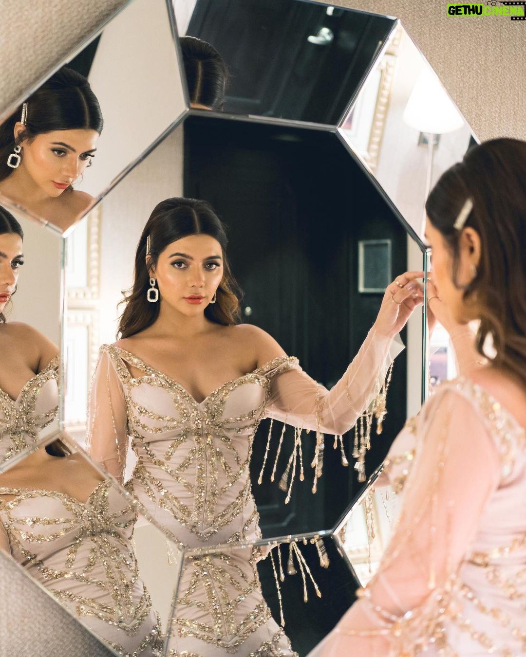 Ruhi Singh Instagram - Photography @vishpijwala Asst @neel_visual Outfit @niveditasaboocouture Hmua team @internationalbeautyschool @bhakti.sapkeofficial @adorn_nimishapahuja @jui.spake @timestalent #filmfare #hyundaifilmfareawards2024 #gujarattourism