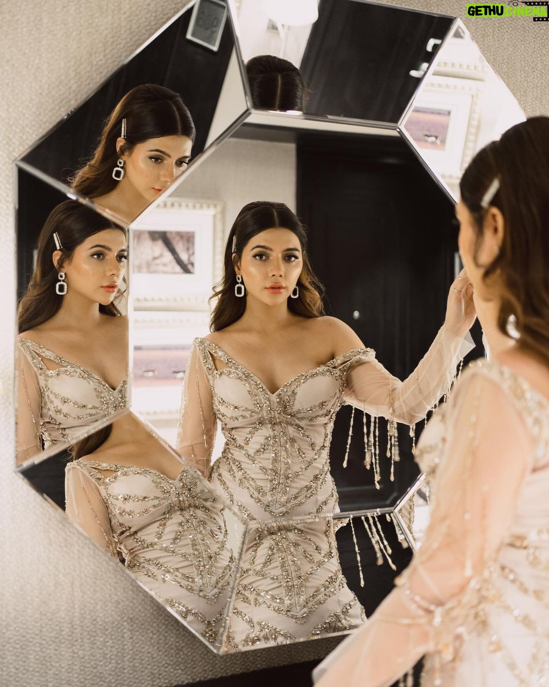 Ruhi Singh Instagram - Photography @vishpijwala Asst @neel_visual Outfit @niveditasaboocouture Hmua team @internationalbeautyschool @bhakti.sapkeofficial @adorn_nimishapahuja @jui.spake @timestalent #filmfare #hyundaifilmfareawards2024 #gujarattourism