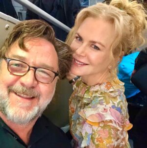 Russell Crowe Instagram - Hey @qantas thanks for getting me home in time for Christmas out of the craziness that is LAX,  and thanks for the pure gift of sitting me next to one of my favourite people in the universe.