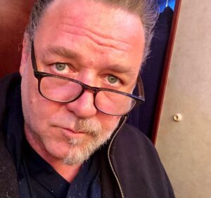 Russell Crowe Instagram - The Actor prepares #8