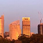 Russell Crowe Instagram - When those first dawn sun rays hit the city ... 6:20am . 18 degrees Celsius . Late autumn and I’m standing outside in a T-shirt ... ( cue music )