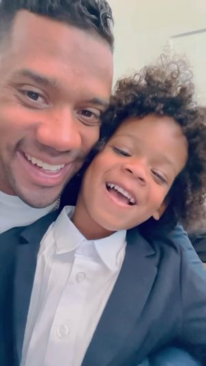 Russell Wilson Instagram - Momma We MADE IT!!! @Ciara 🙌🏾👨🏽‍🎓Young Scholar! 
😂🤣😂