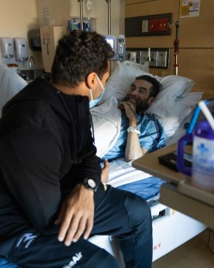 Russell Wilson Instagram - The Power of Prayer & Belief! Keep Fighting! 🧡💙 @WhyNotYouFdn @CenturaHealth