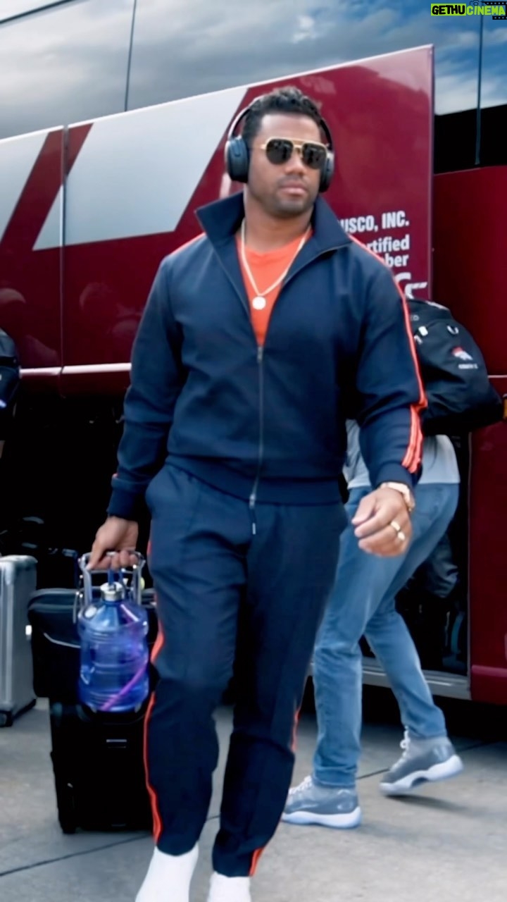 Russell Wilson Instagram - Energy! @GoodManBrand @DavidAugustClothing