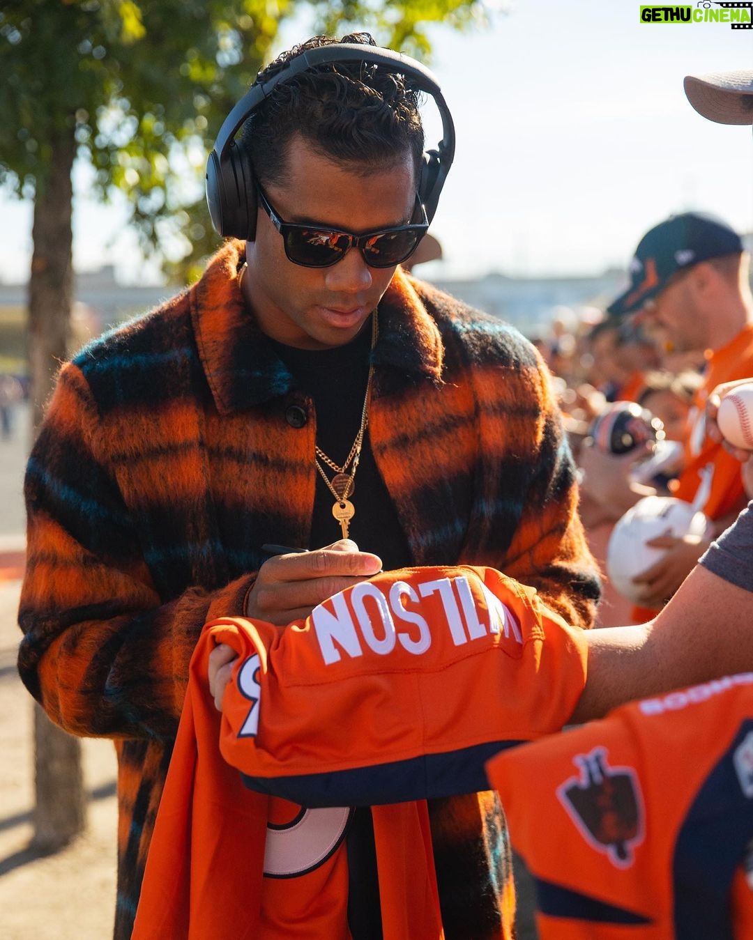 Russell Wilson Instagram - 🔒🔒🔒 Empower Field at Mile High