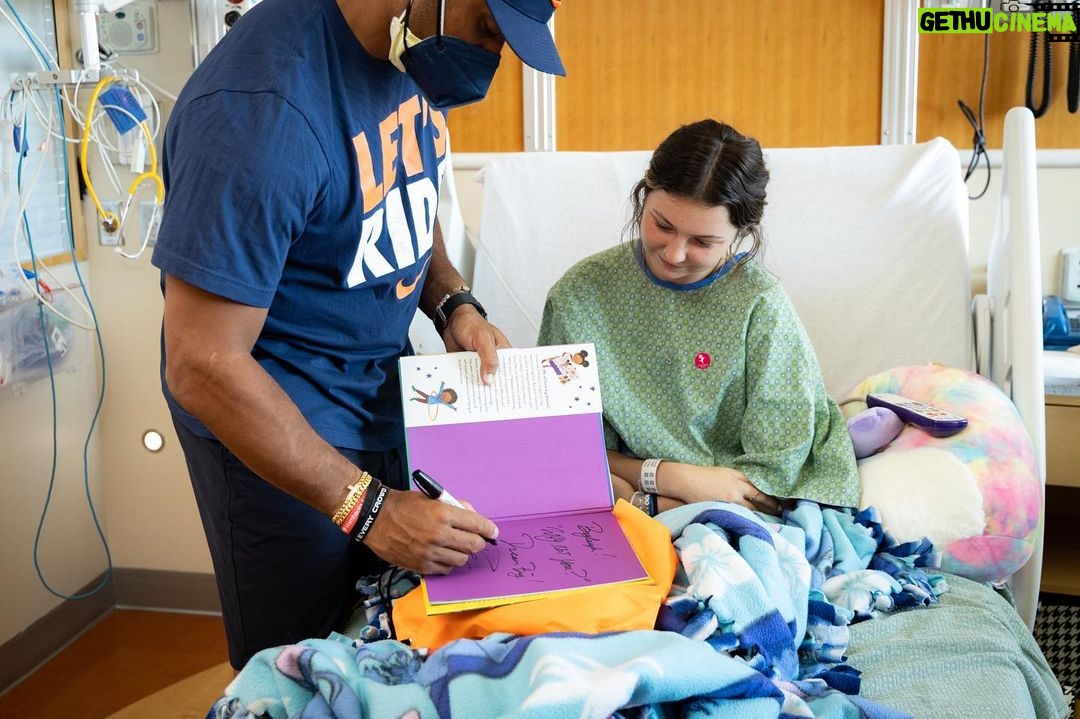 Russell Wilson Instagram - Lilah, Bryleigh, Dimitri and Keran, you guys are awesome! Thank you for inspiring me today! ππΎπ§‘