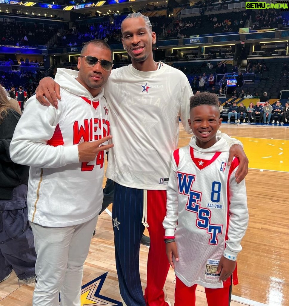 Russell Wilson Instagram - Future’s first @NBA All Star Weekend! One to Remember! #Grateful #NBAAllStar