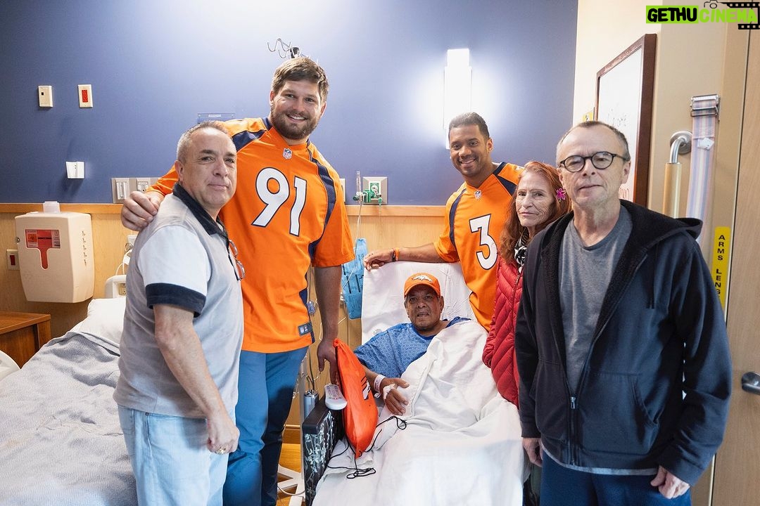 Russell Wilson Instagram - Incredibly Grateful to visit the amazing folks at @centurahealth with @mdhenningsen at St Anthony hospital today. Thank you for inspiring us and keep on fighting! πͺ @broncos @broncosofffield Denver, Colorado