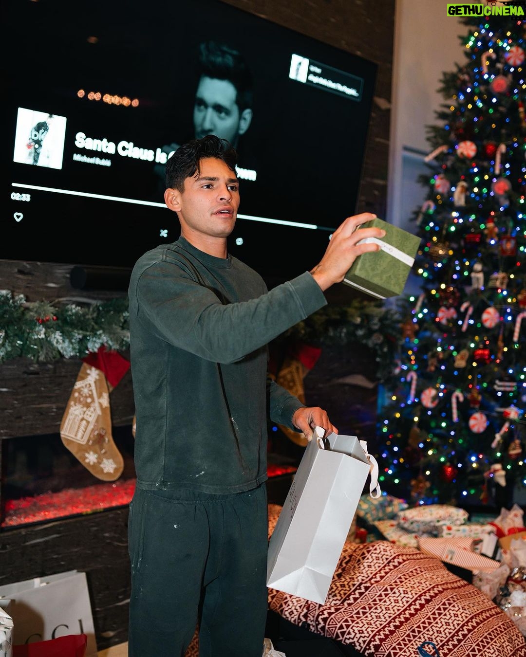 Ryan Garcia Instagram - Merry Christmas from my family to yours 🎄I went and got my Ronaldo on for the second annual Christmas soccer competition 🤣 I really pray everyone had a great Christmas love you and hope you have a happy new year 🥂🎊