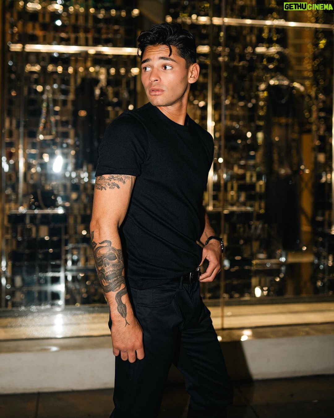Ryan Garcia Instagram - Outfit of The Night ✨With one of my favorite Brands, I can relate with @giorgioarmani My favorite color is Blue as well 💙Also Love the Watch collection. Cheers 🥂 #mensfashion #outfit #watch Beverly Hills, California