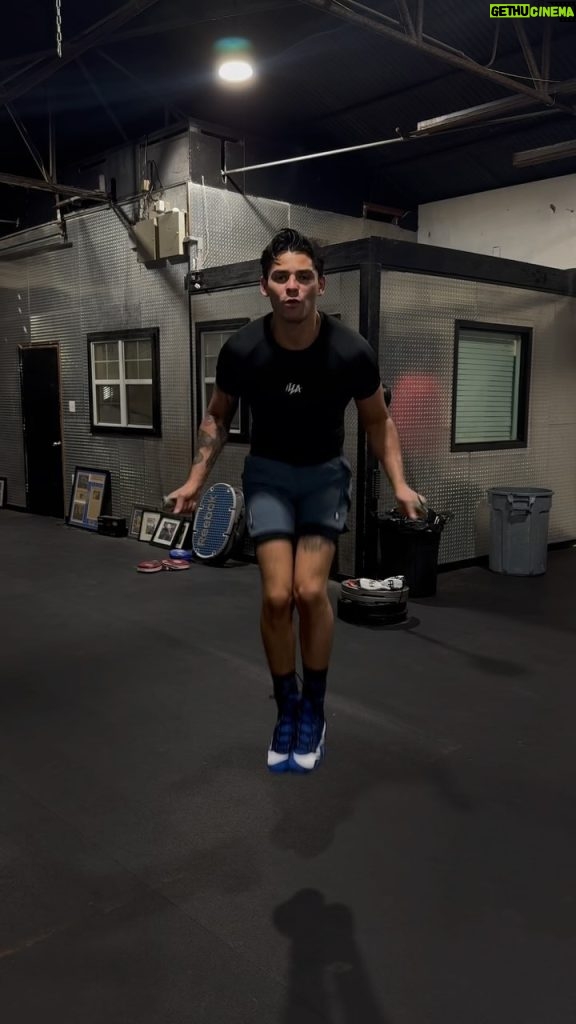 Ryan Garcia Instagram - I’m jumping into superbowl weekend like this!! Go chiefs! I feel bad for the 49ners fans. What a sad day coming for you guys. Anyways can yall comment who you think is going to win. @youngla #SuperBowl #jumprope #boxing