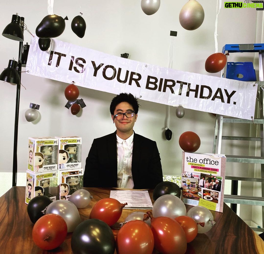 Ryan Higa Instagram - One of my favorite scenes from one of my all time favorite shows! Thanks for the opportunity @PeacockTV! #sponsored Stream #TheOfficeonPeacock now! #TheOffice #PeacockTV #iykyk