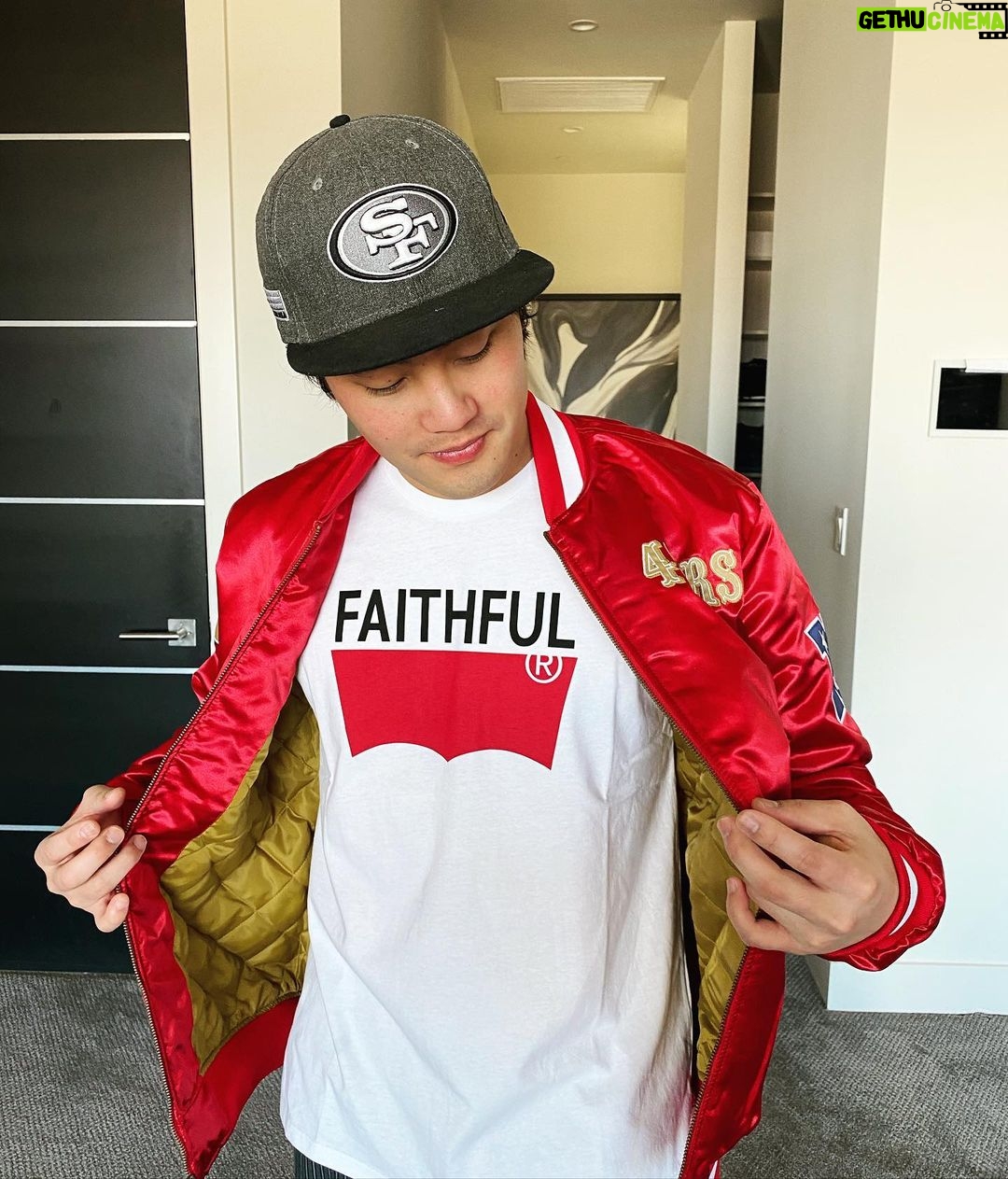 Ryan Higa Instagram - Been a rough year but we still #faithful! Thank you for the gear @49ers