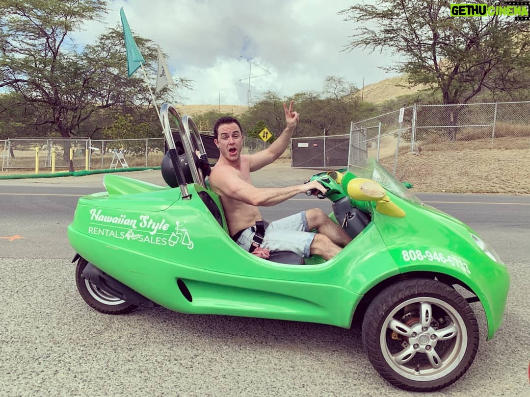 Ryan Kelley Instagram - Beep beep, who got the keys to the Jeep/toy car Honolulu, Hawaii