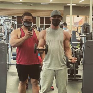 Ryan Kelley Instagram - I know what you're thinking... "Are those 10lbs weights Ryan?!" Maybeeeeeee 🤪