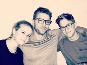 Ryan Phillippe Instagram - me n mine 🖤