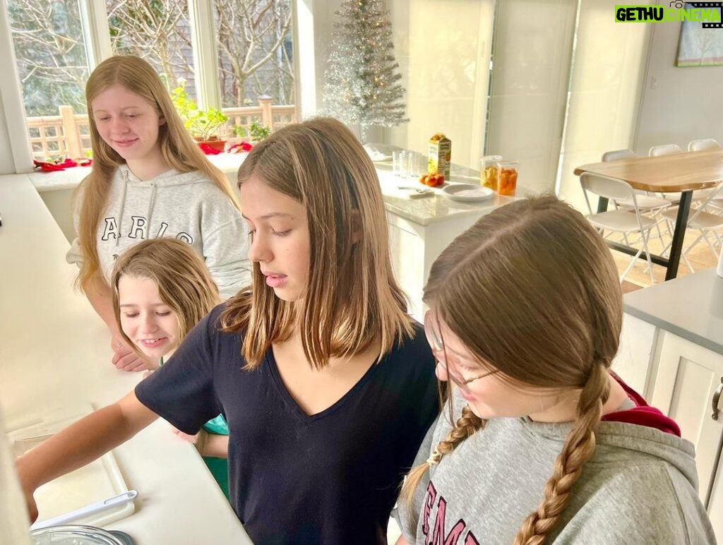 Ryan Phillippe Instagram - Had the BEST Thanksgiving wknd w these lil beauties. Sawyer, Ever, Kai & Isla. Pizza was had, Elf was watched, Young Sheldon was binged(along w teen romance anime). Boba was had, boardwalk shopping, cooking of pancakes was attempted, and we found some fake snow. + the eagles beat buffalo in OT and moved to 10-1, but I think that only mattered to me.😊