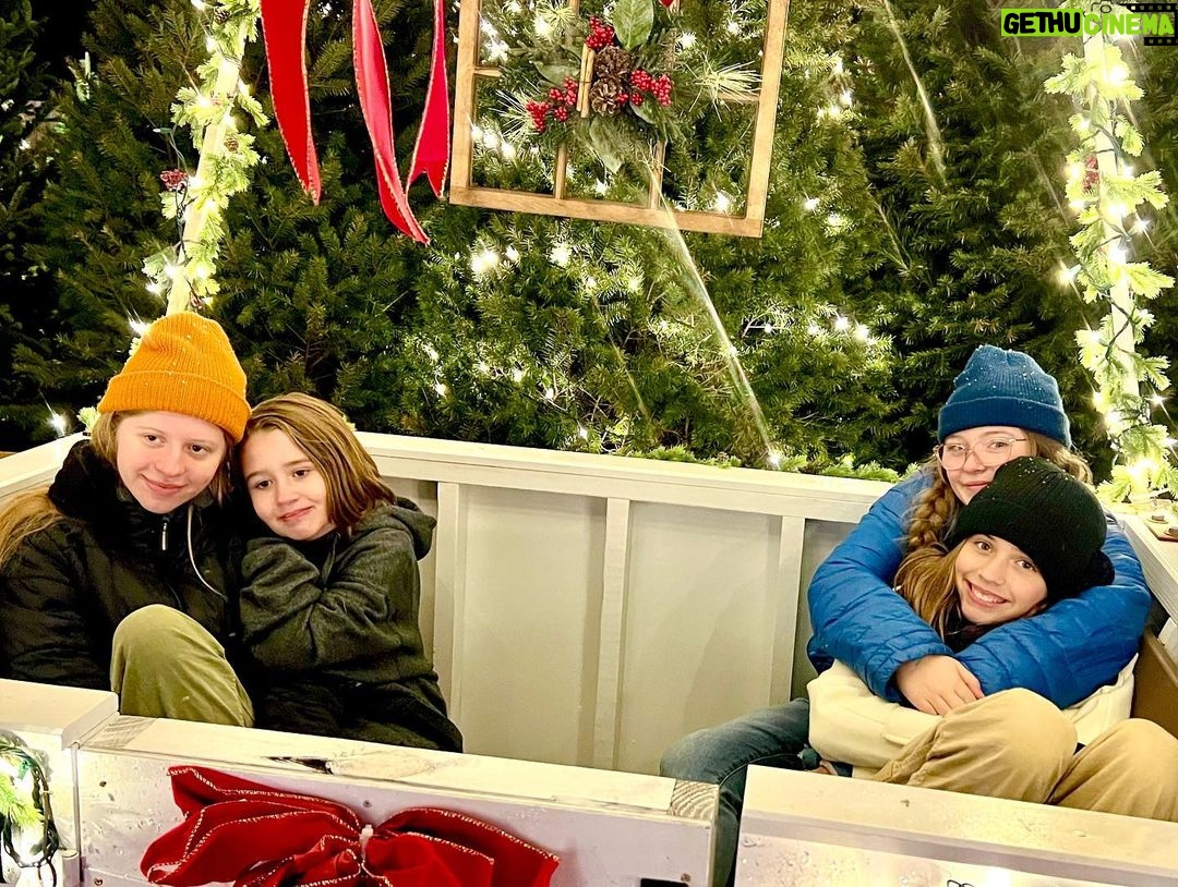 Ryan Phillippe Instagram - Had the BEST Thanksgiving wknd w these lil beauties. Sawyer, Ever, Kai & Isla. Pizza was had, Elf was watched, Young Sheldon was binged(along w teen romance anime). Boba was had, boardwalk shopping, cooking of pancakes was attempted, and we found some fake snow. + the eagles beat buffalo in OT and moved to 10-1, but I think that only mattered to me.😊