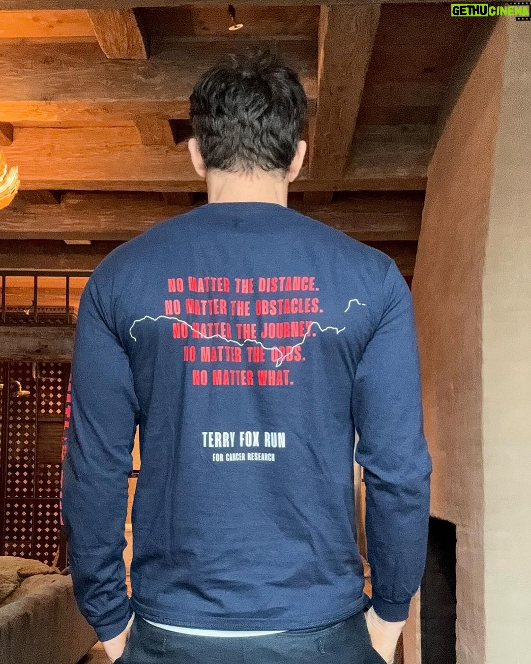 Ryan Reynolds Instagram - This year’s limited edition #TerryFoxRun shirts are now available. All proceeds benefit cancer research. I’ve been doing this run since I was a little kid. The @terryfoxfoundation has helped countless people — standing on the shoulders of the great, Terry Fox. 🇨🇦