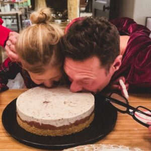 Ryan Seacrest Instagram - Question is, will I even fit into my suit for @rockineve anymore? #holidayeats 🍽️

1. Sinking our teeth into my favorite cake, a fudge mint chocolate chip ice cream cake.
2. Mom’s famous Christmas morning sausage balls
3. Christmas Day paella (one without shellfish for me)