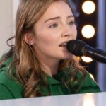 Ryan Seacrest Instagram – @emmyroserussell got the songwriting gift from @lorettalynnofficial, but she’s in her own lane on #IDOL! Now it’s her turn. 💚