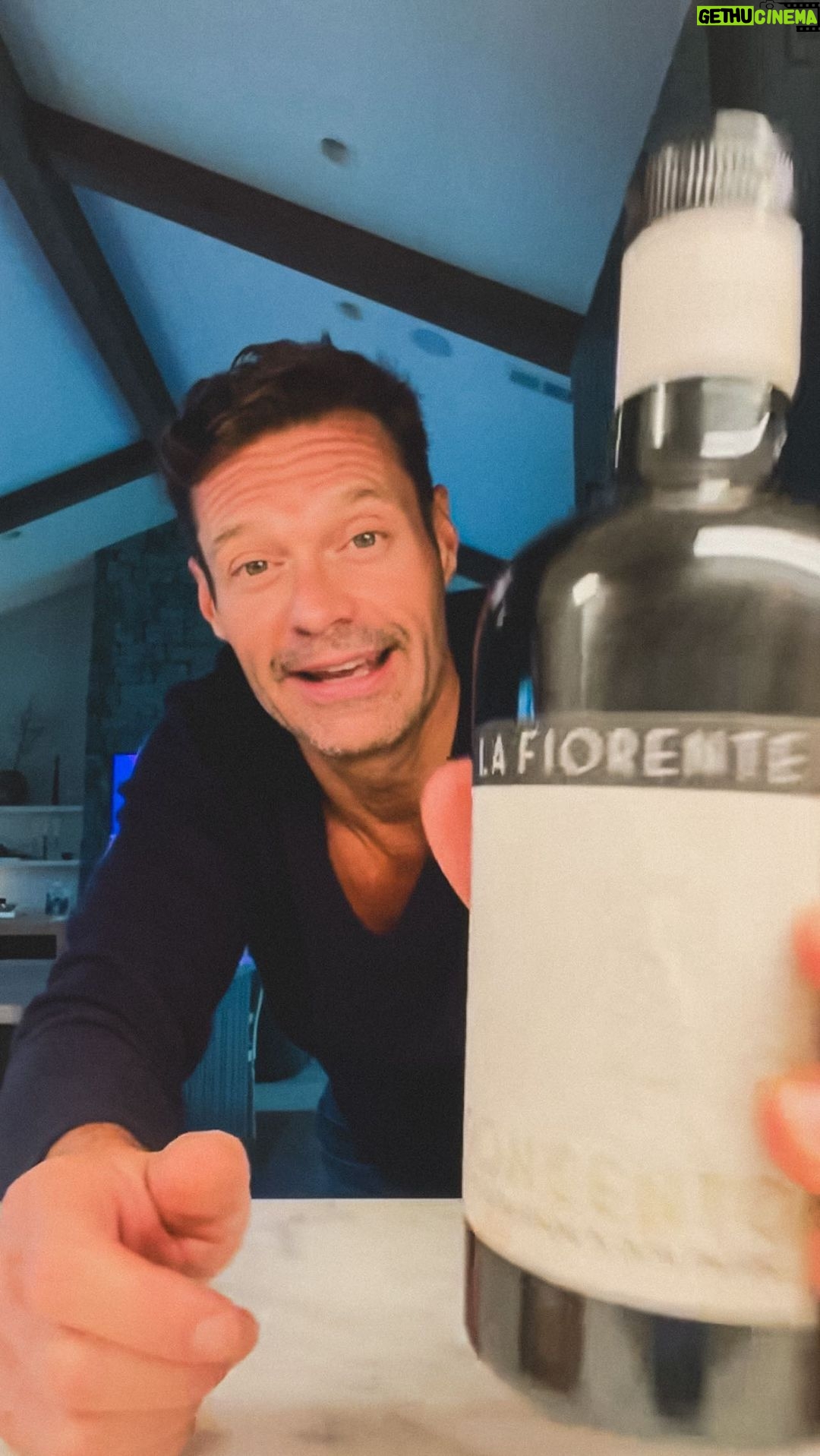 Ryan Seacrest Instagram - Is it just me or is anyone else excited that it’s #ExtraVirginOliveOilDay?! First coffee, now EVOO… We’ve been celebrating back-to-back essential ingredients that start my mornings off right. Happy EVOO Day (now say it back) 🫒 #evoo #oliveoil #celebrate