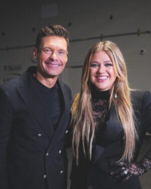 Ryan Seacrest Instagram - iHeart Festival never disappoints
 
@lennykravitz was the epitome of cool, @publicenemy brought the noise, my dear friend @kellyclarkson was magic on stage, and so many more stars delivered incredible performances across 2 nights spanning all genres. What could be better? #iHeartFestival2023