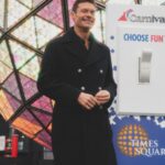 Ryan Seacrest Instagram - Having a ball as we get ready to drop it 🪩 Don’t miss the party on New Year’s Eve at 8/7c on @abcnetwork! #RockinEve Times Square, New York City